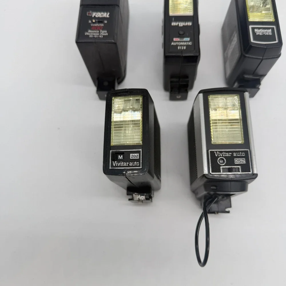 Vintage Camera Flash Lot Focal 400 Argus 9138 National PE-145 Vivitar Untested